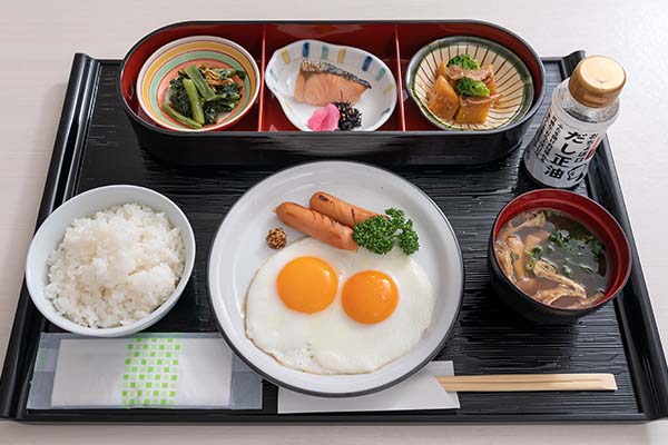 朝食（目玉焼き）